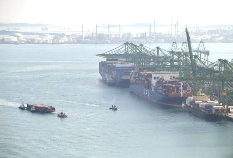 Cảng Singapore tắc nghẽn