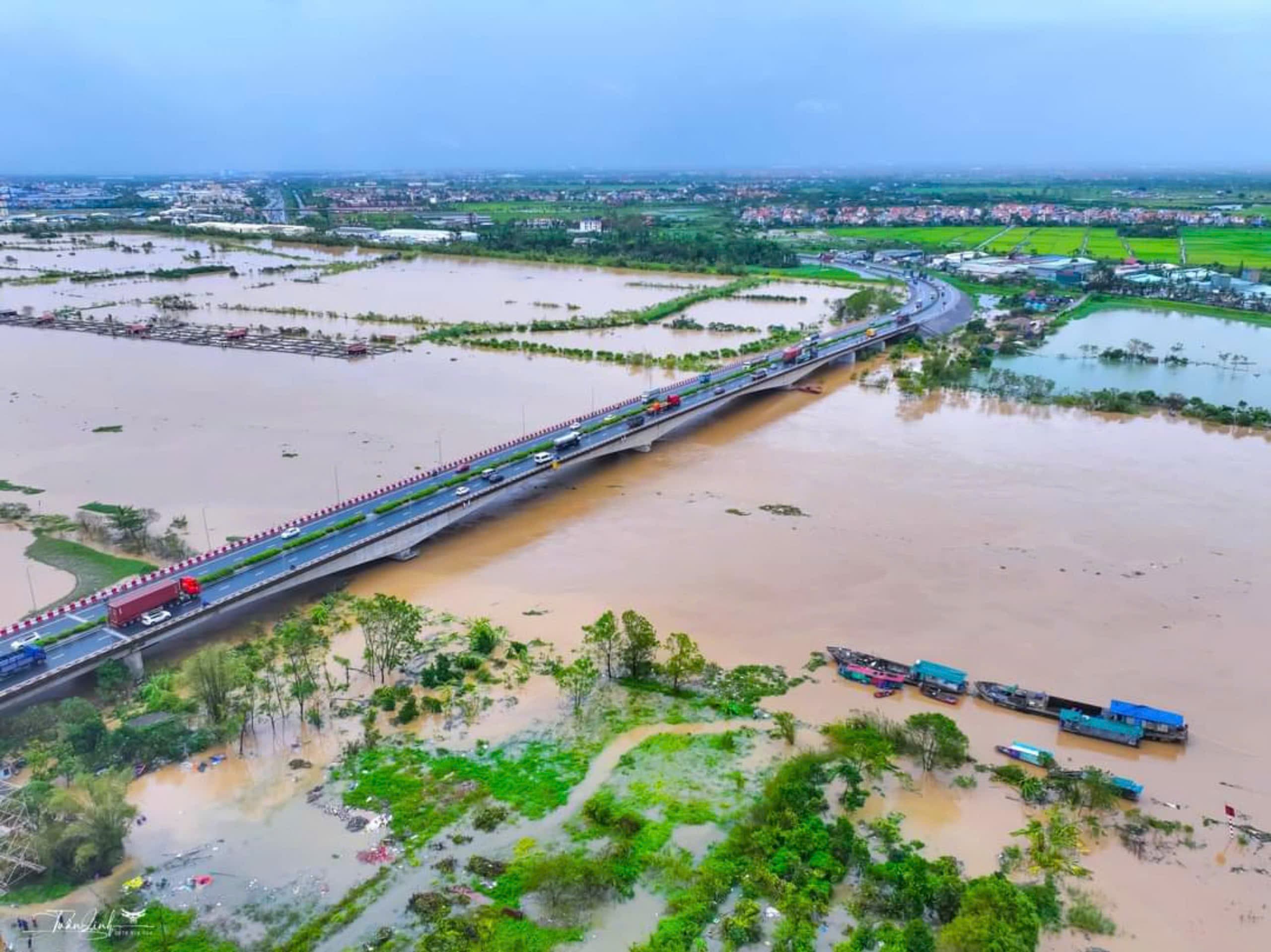 Đóng luồng, cấm tàu thuyền lưu thông qua 7 cầu tại Hải Dương, Hải Phòng và Quảng Ninh