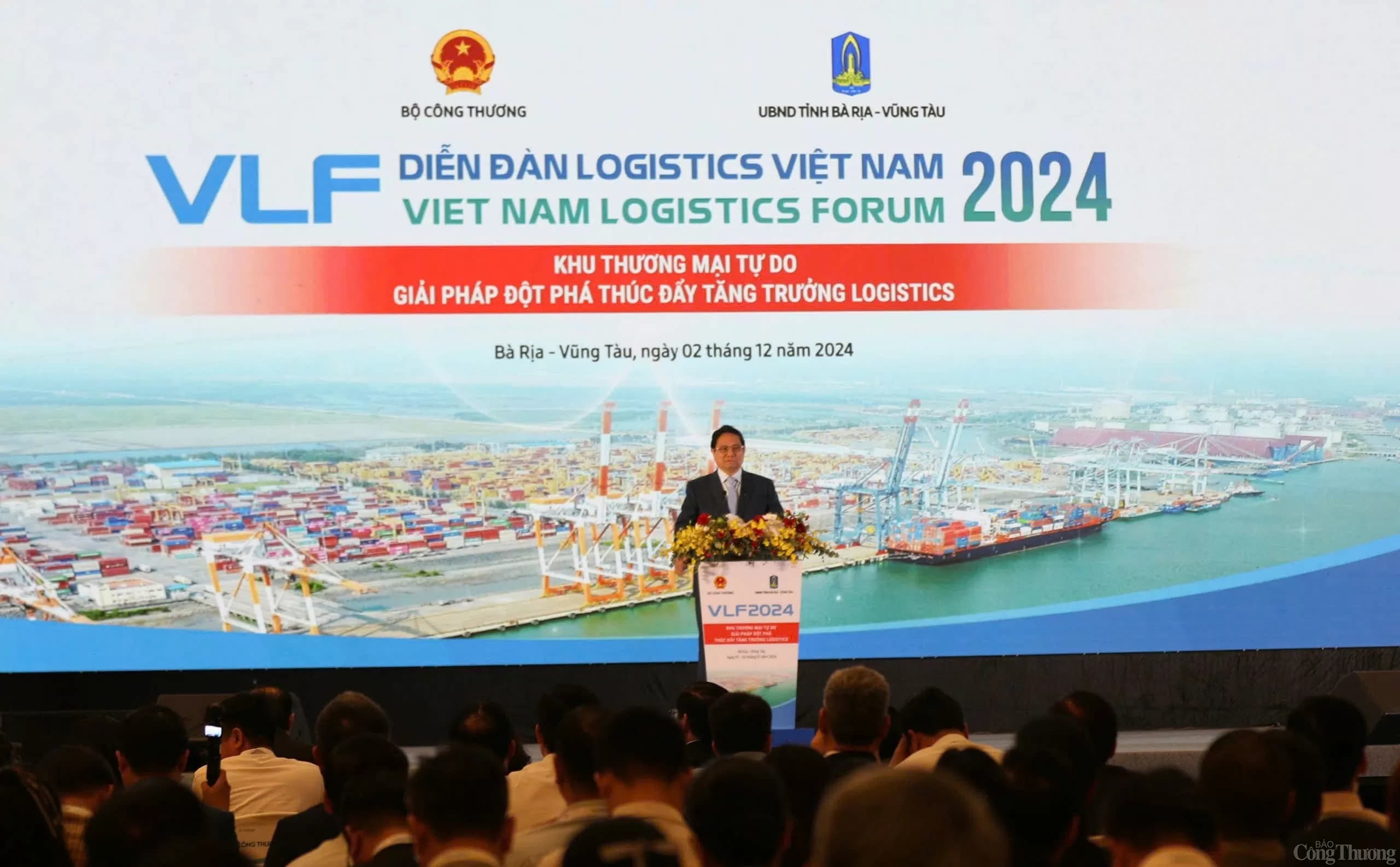 Thủ tướng Phạm Minh Chính: Ngành logistics phải tăng trưởng 20% và hướng tới quốc gia thương mại tự do