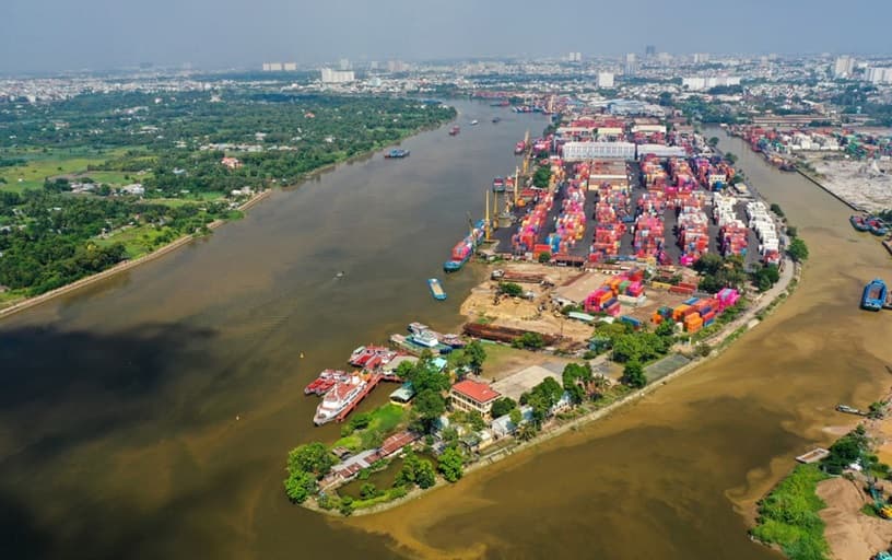 'Phủ xanh' hạ tầng cảng biển