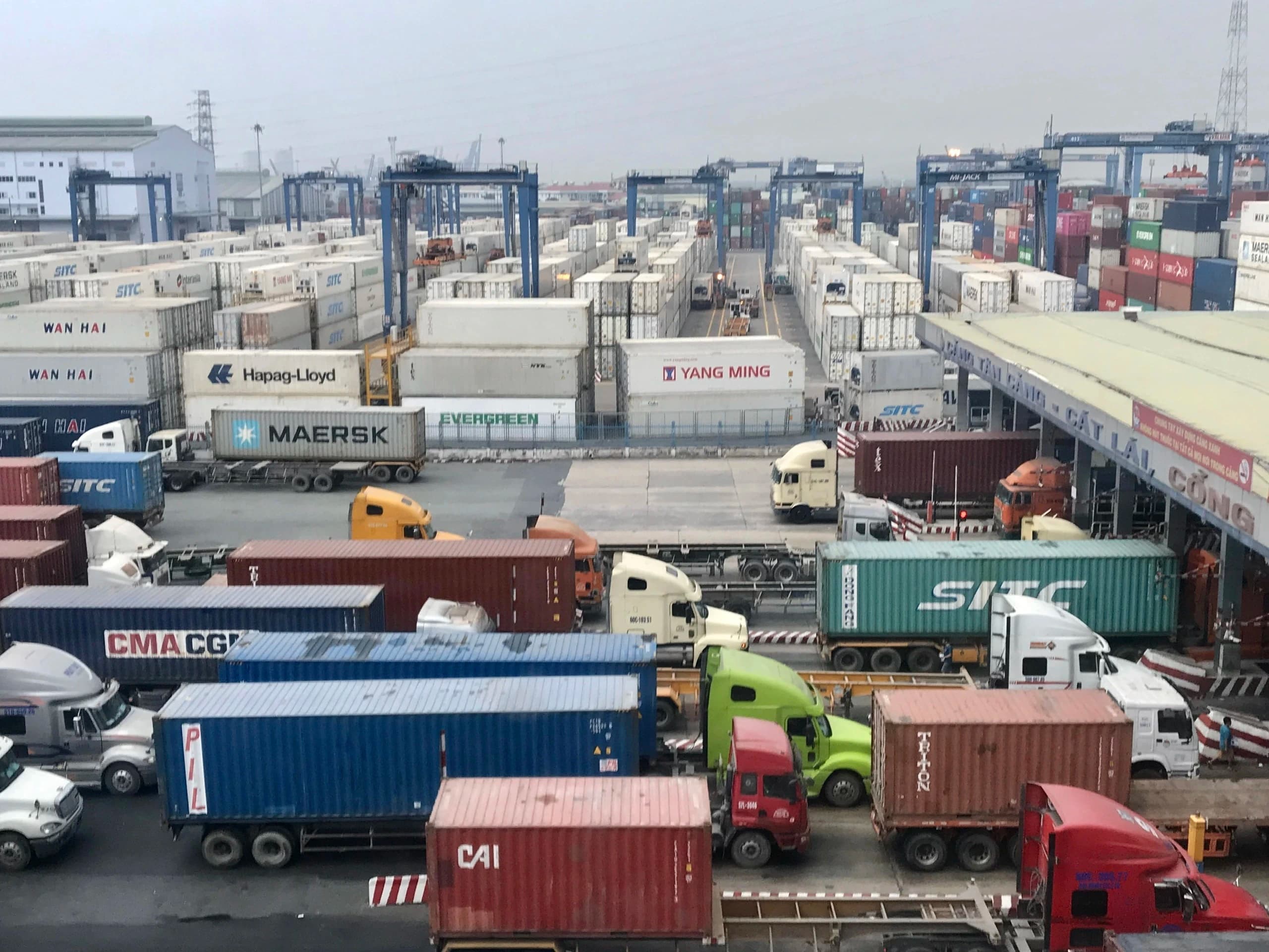 Tháo chốt để kinh tế tư nhân bứt phá: Logistics 'một cổ nhiều tròng'