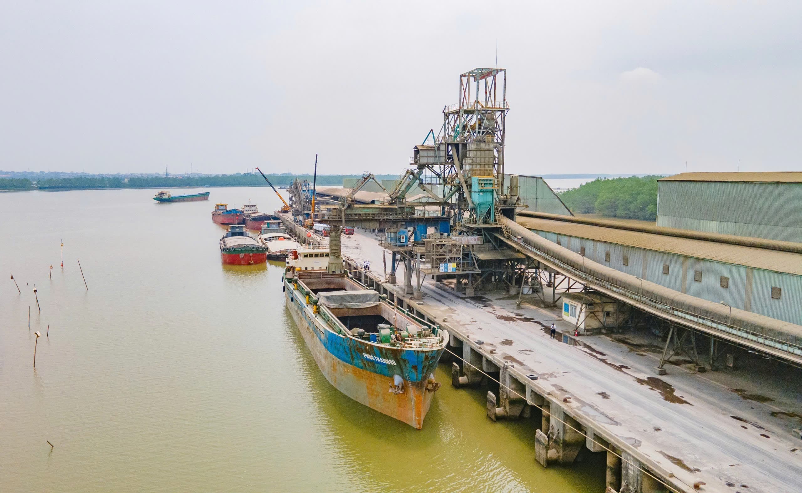 Đơn giản hóa thủ tục hành chính vận tải thủy, đỡ gánh nặng chi phí cho doanh nghiệp