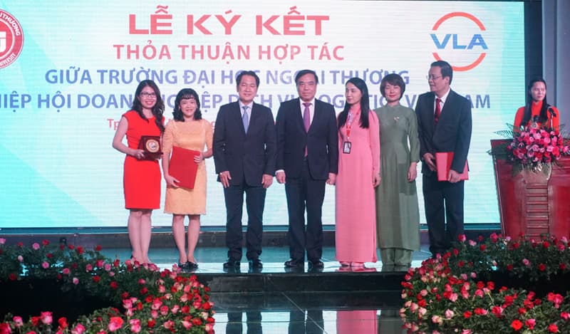 LỄ KÝ KẾT BIÊN BẢN THỎA THUẬN HỢP TÁC GIỮA HIỆP HỘI DOANH NGHIỆP DỊCH VỤ LOGISTICS VIỆT NAM VÀ TRƯỜNG ĐẠI HỌC NGOẠI THƯƠNG